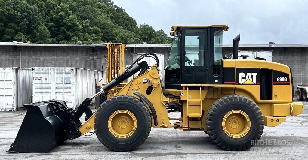CAT 930 G Pale gommate