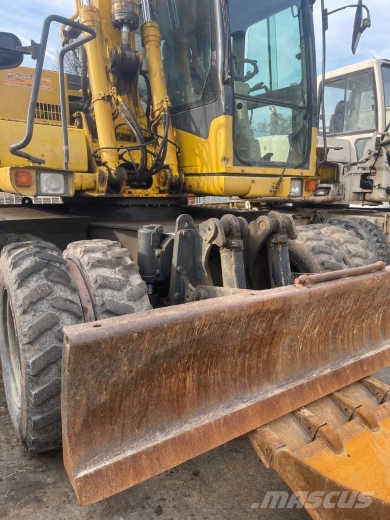 Komatsu PW 130-7K Escavatori gommati