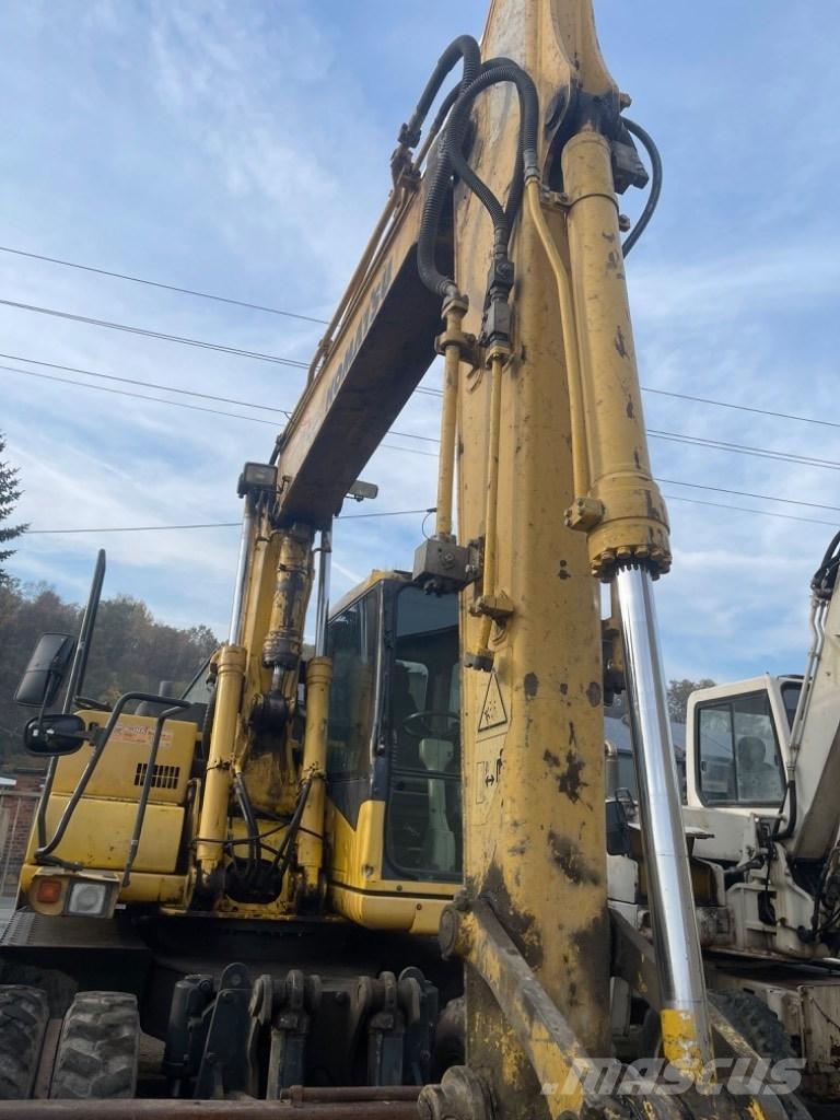 Komatsu PW 130-7K Escavatori gommati