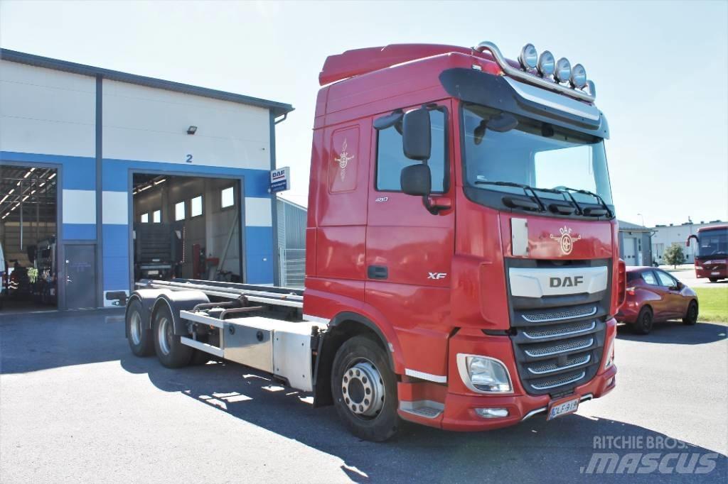 DAF XF 480 FAS 6x2 Camion portacontainer