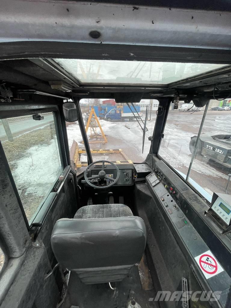 Sisu TRX181 Trattori portuali