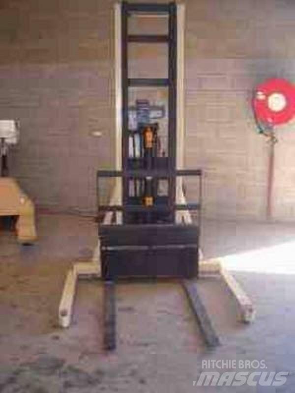 Crown 20MT110A Transpallet uomo a terra