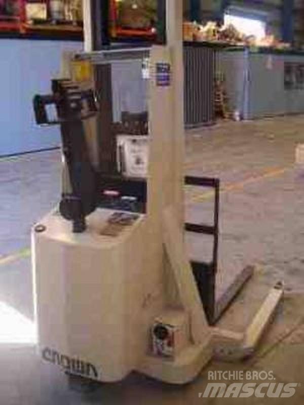 Crown 20MT110A Transpallet uomo a terra