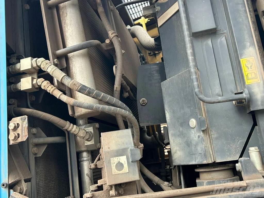 Komatsu WA470-7 Pale gommate