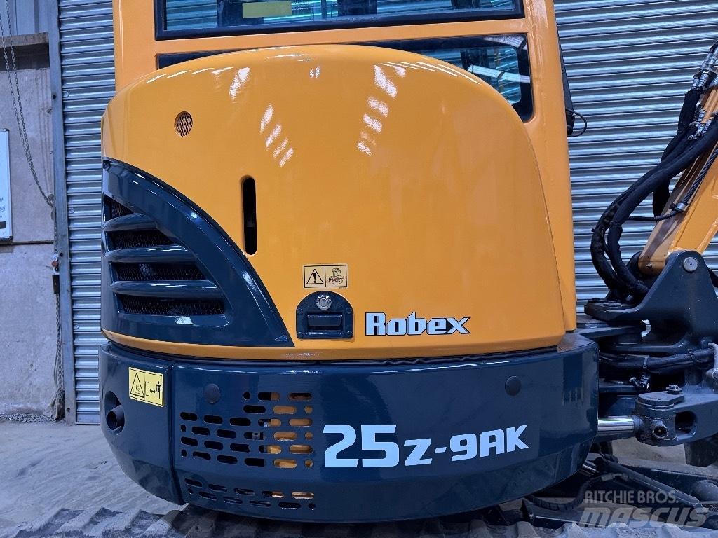 Hyundai R25Z-9 AK Miniescavatori