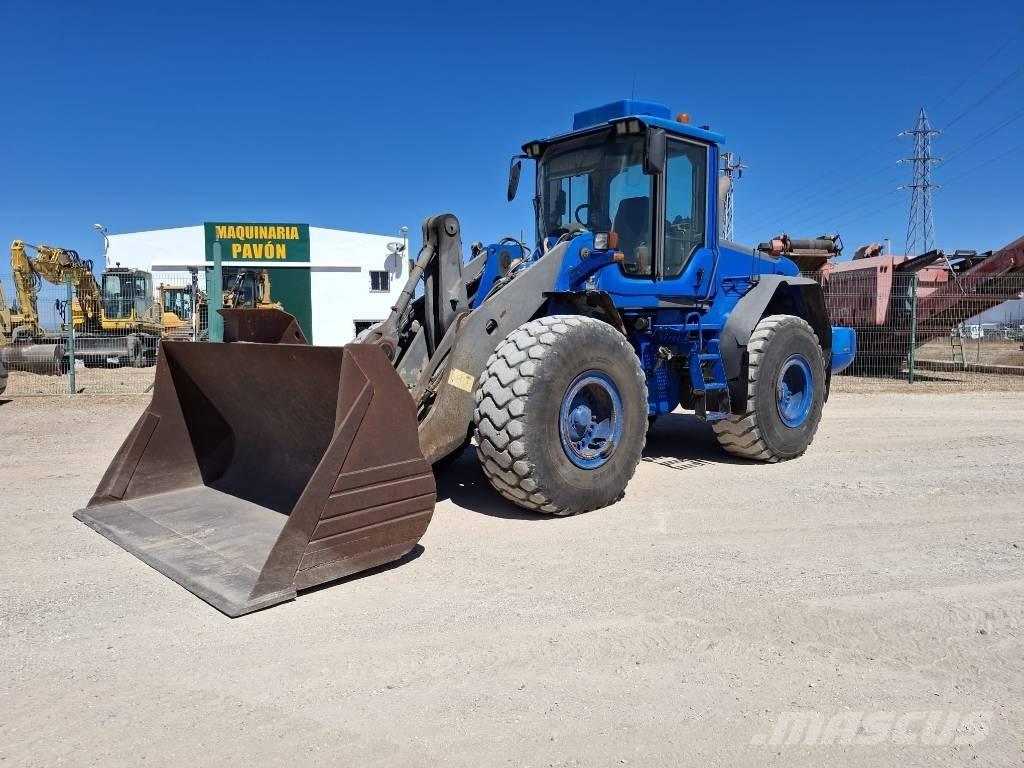 Volvo L 120 F Pale gommate