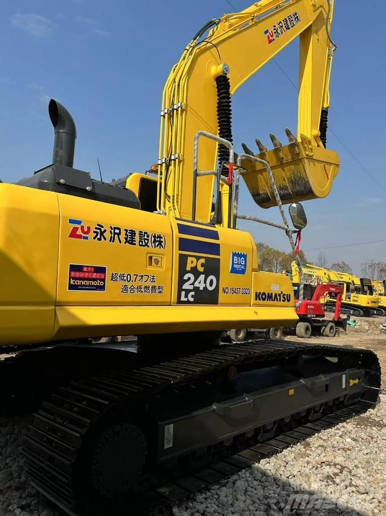 Komatsu 240-8 Escavatori cingolati