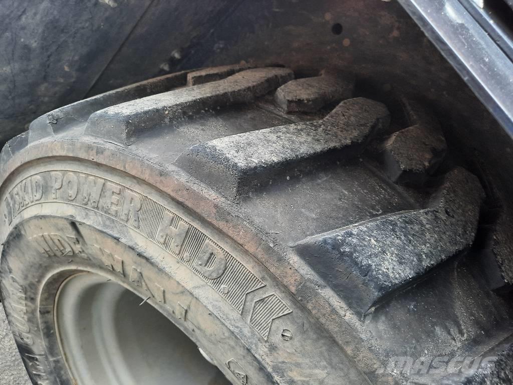 GiANT V 452 X-Tra Pale gommate