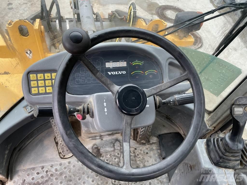 Volvo L 30 ZX Pale gommate