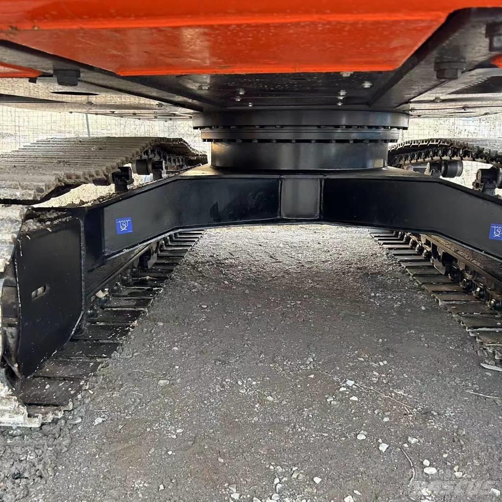 Hitachi ZX 200 Escavatori cingolati