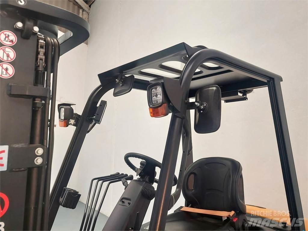  EFL353 Carrelli elevatori elettrici