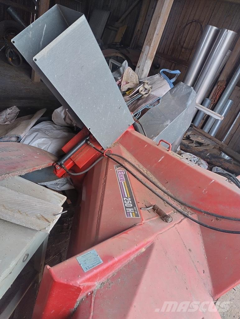 Esko 250 H Spazzaneve