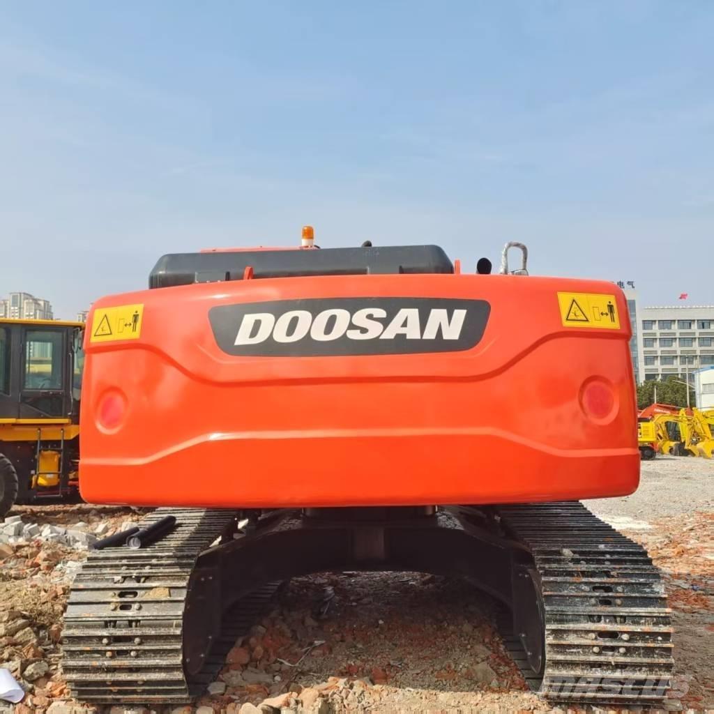 Doosan DX225LC-9C Escavatori cingolati