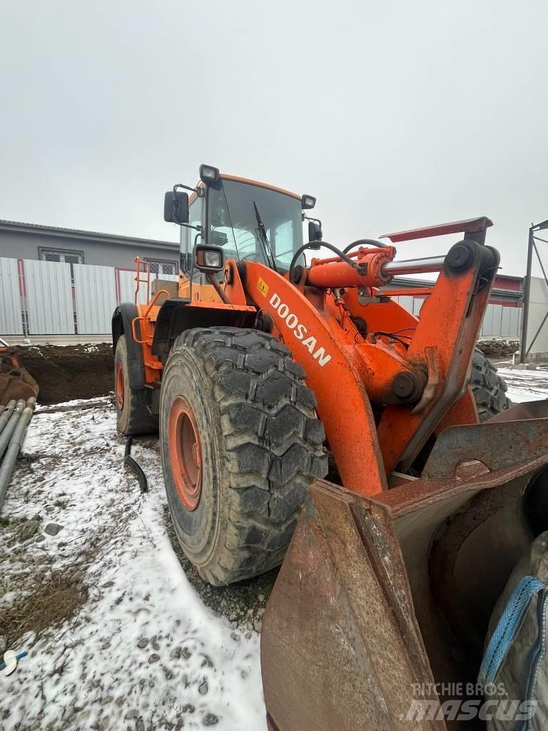 Doosan DL 400 Pale gommate