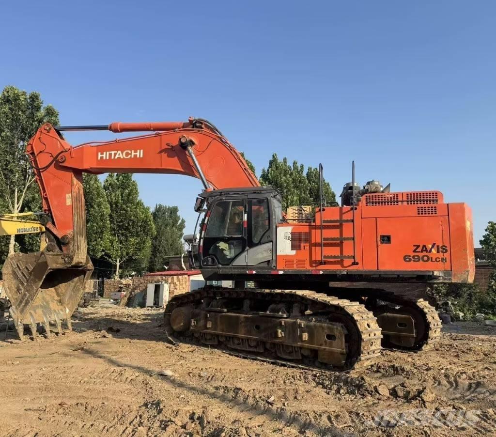 Hitachi ZX690LCH-5A Escavatori cingolati