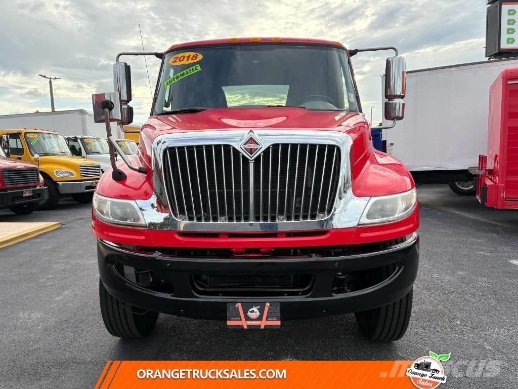 International 4300 Autocabinati