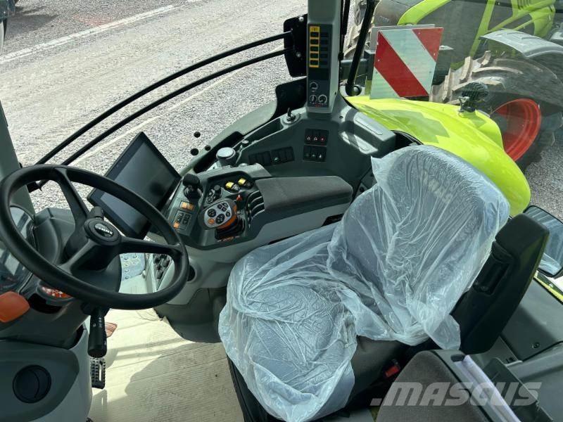 CLAAS AXION 870 Trattori