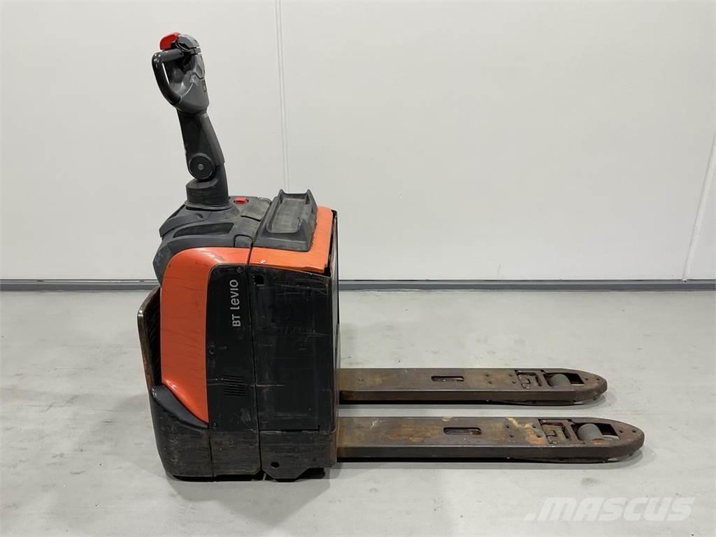 BT LPE200 Carrelli elevatori bassi a piattaforma