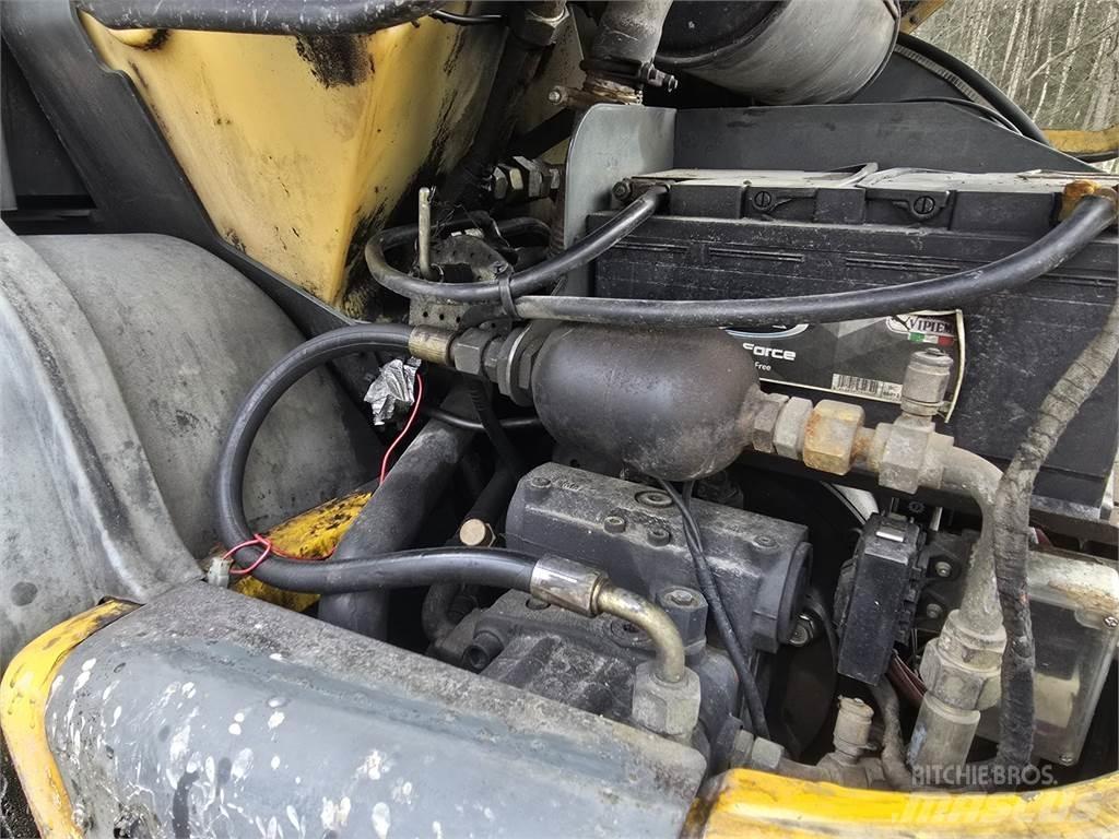 Kramer Allrad 680 Pale gommate