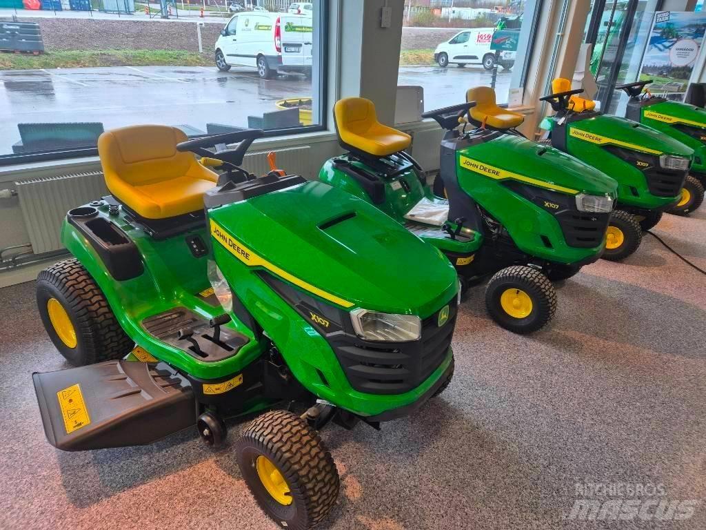 John Deere X 107 Trattorini tagliaerba
