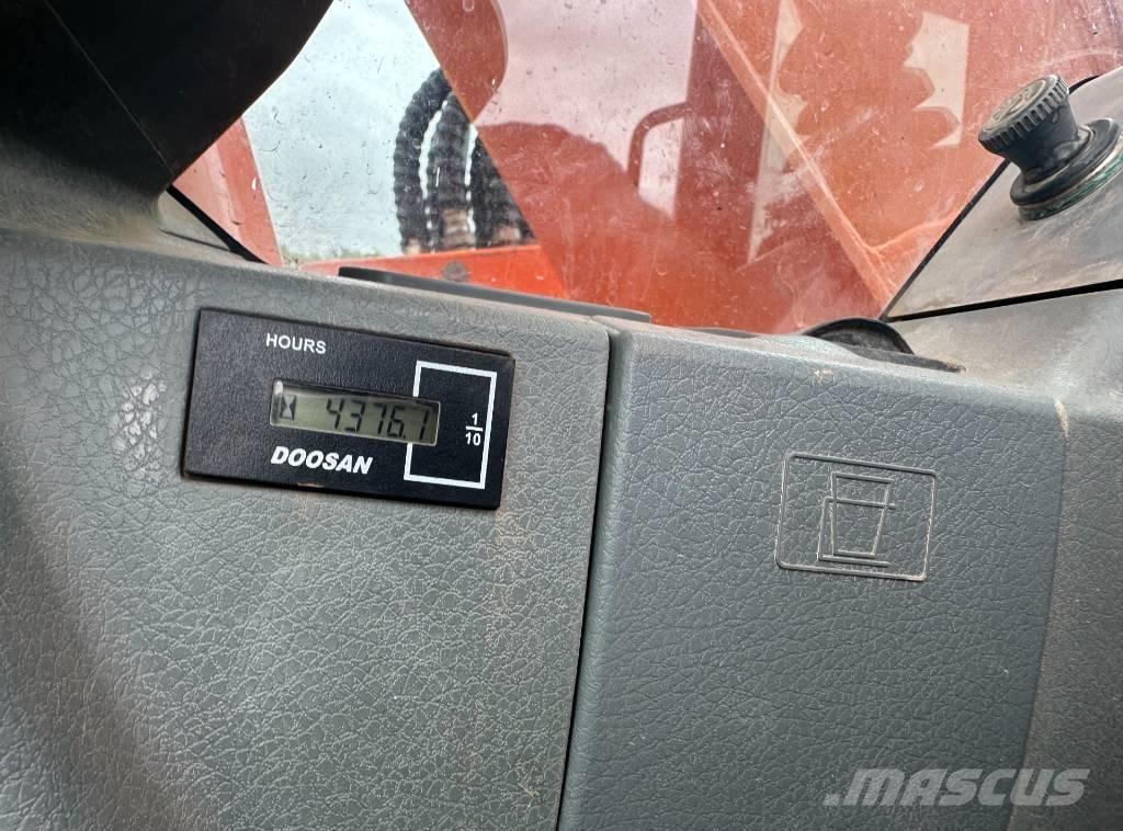 Doosan DX 140 LCR-3 Escavatori cingolati