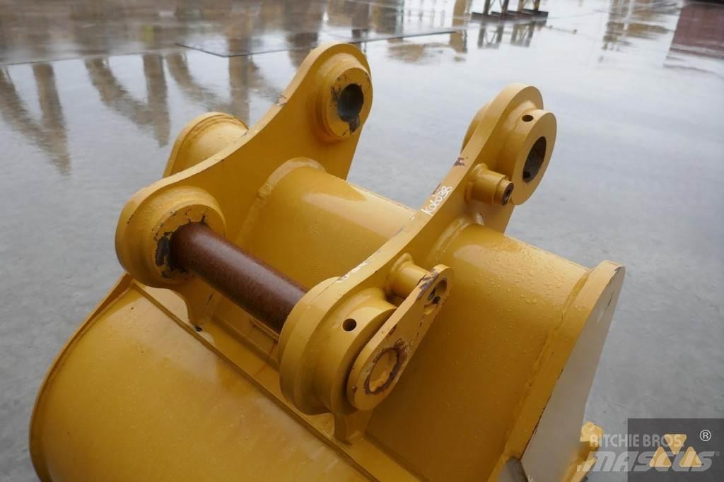 CAT 320 Bucket Benne