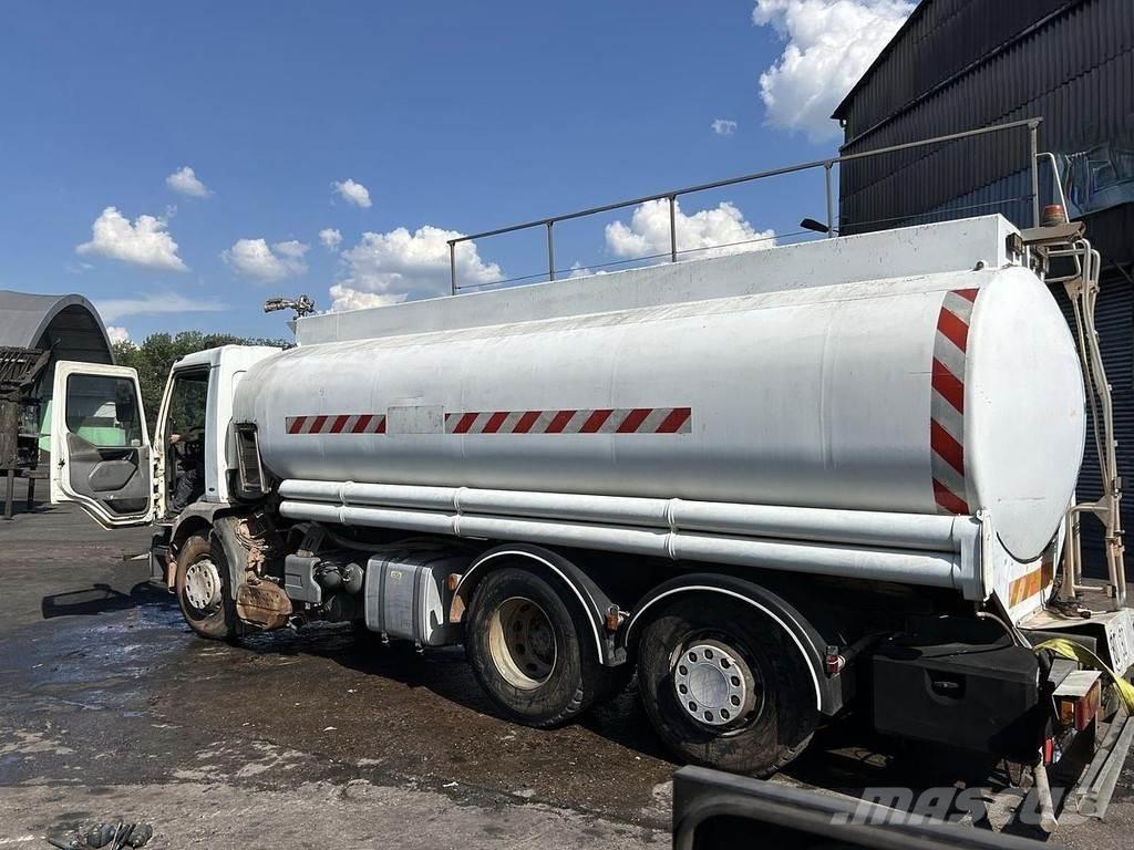 Renault 320 Cisterna