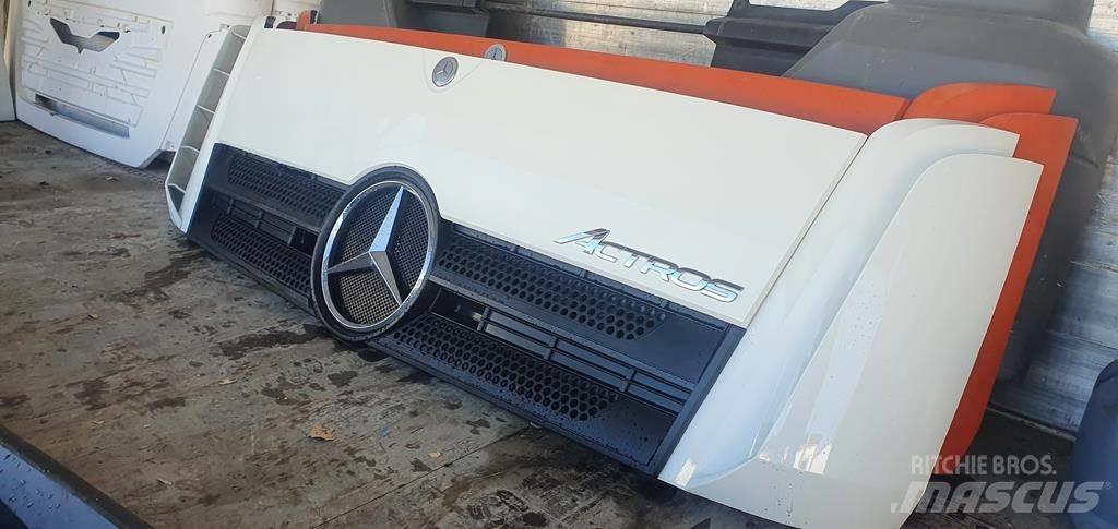 Mercedes-Benz Actros Cabine e interni