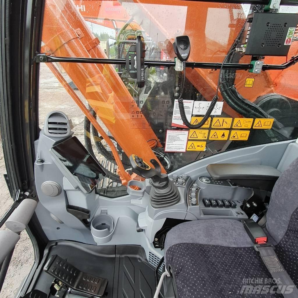 Hitachi ZX225USRLC-7 Escavatori cingolati