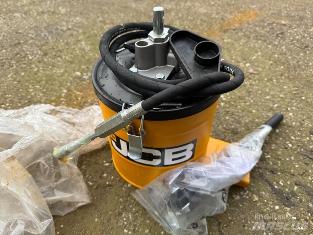 JCB 3CX 4X4 ( UNUSED ) Terne