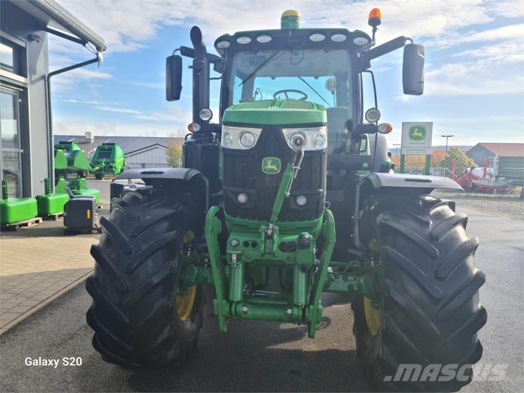 John Deere 6215R Trattori