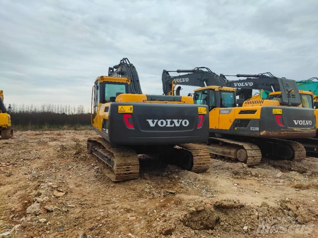 Volvo EC220D Escavatori cingolati
