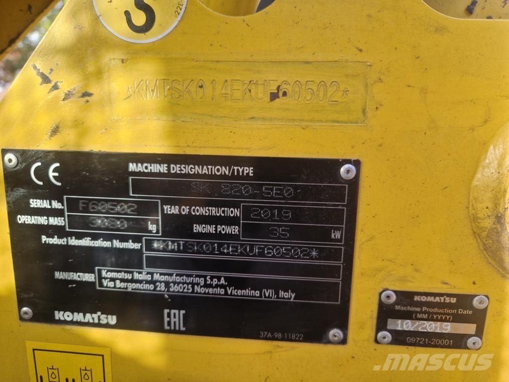 Komatsu SK 820-5 Mini Pale Gommate