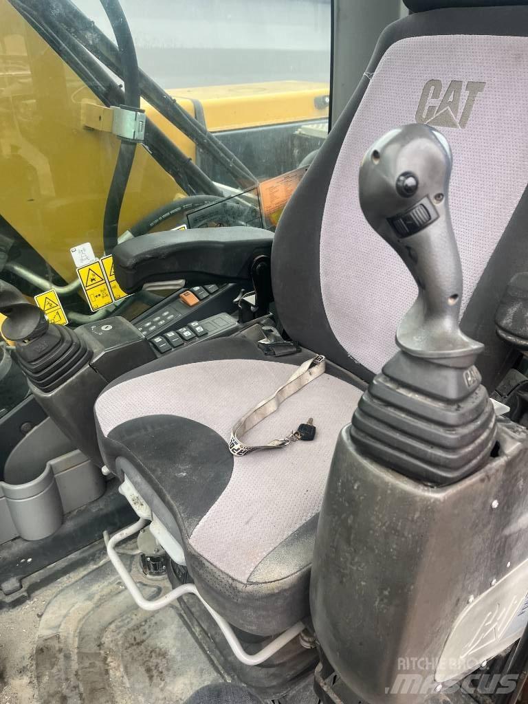 CAT 313 D Escavatori gommati