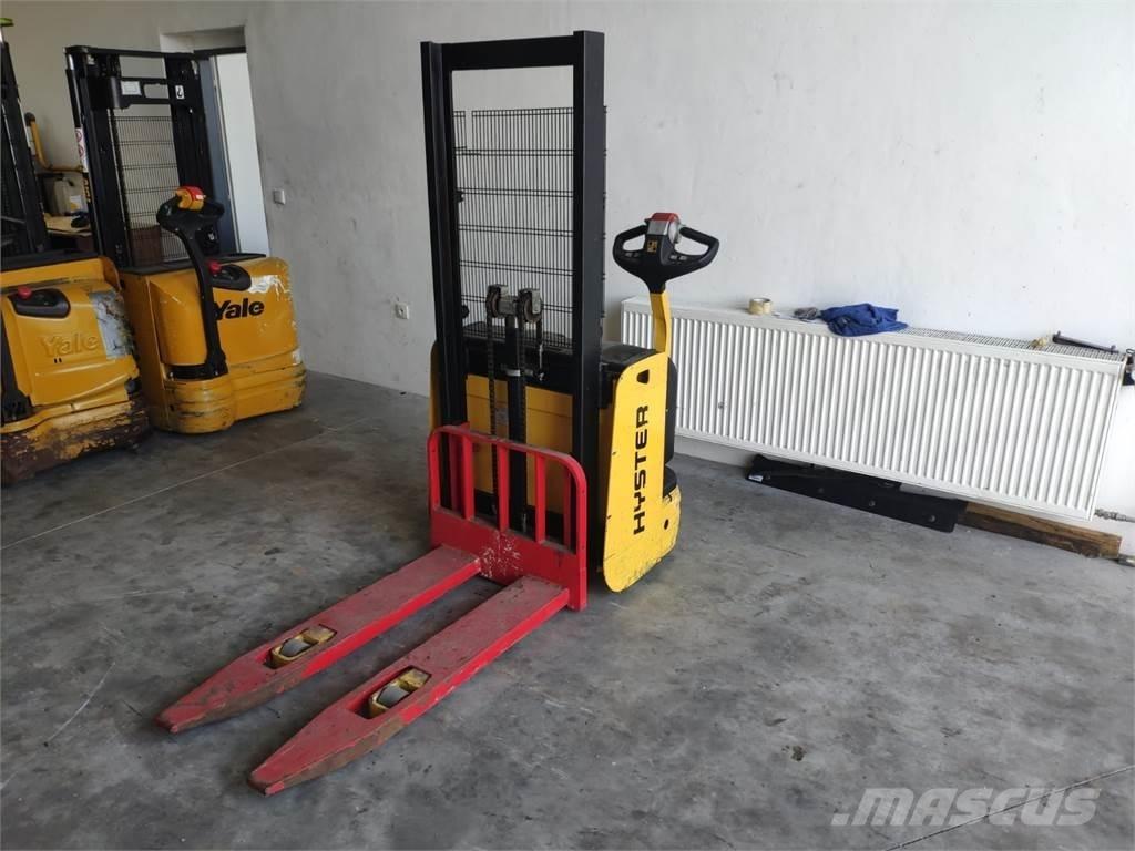 Hyster S1.0E Transpallet uomo a terra