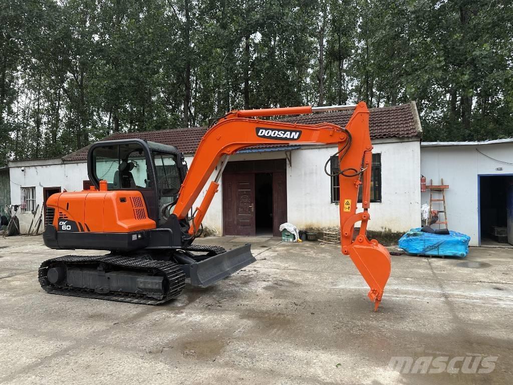 Doosan DX60 Escavatori cingolati
