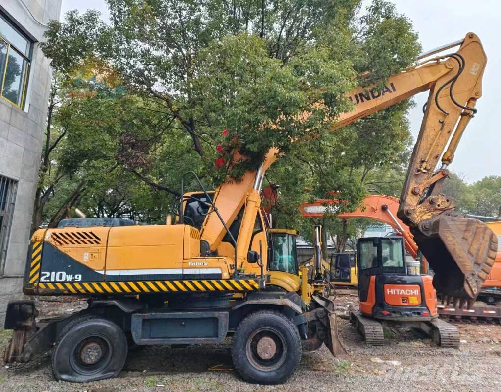 Hyundai r210w-9 Escavatori gommati
