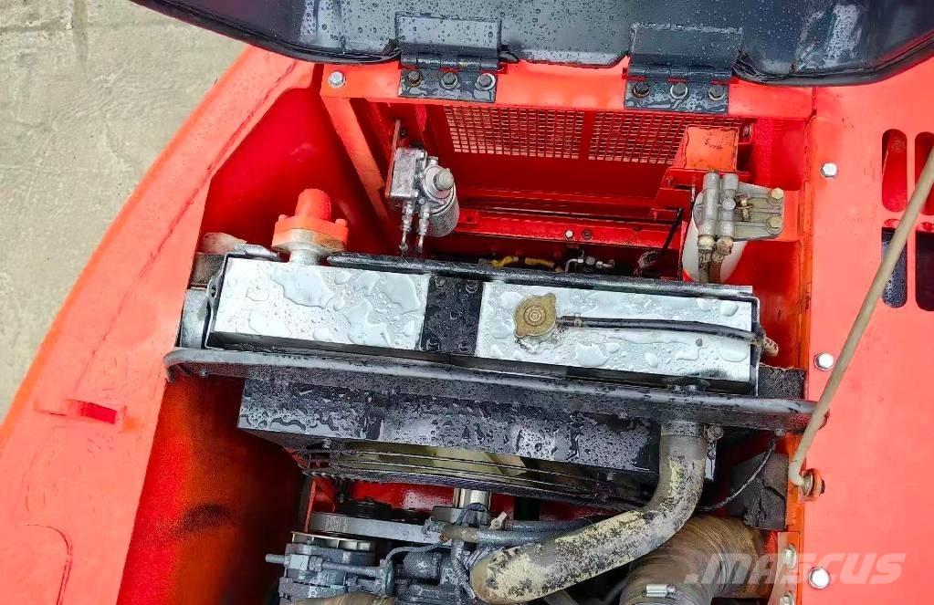 Doosan DX 140 Escavatori cingolati