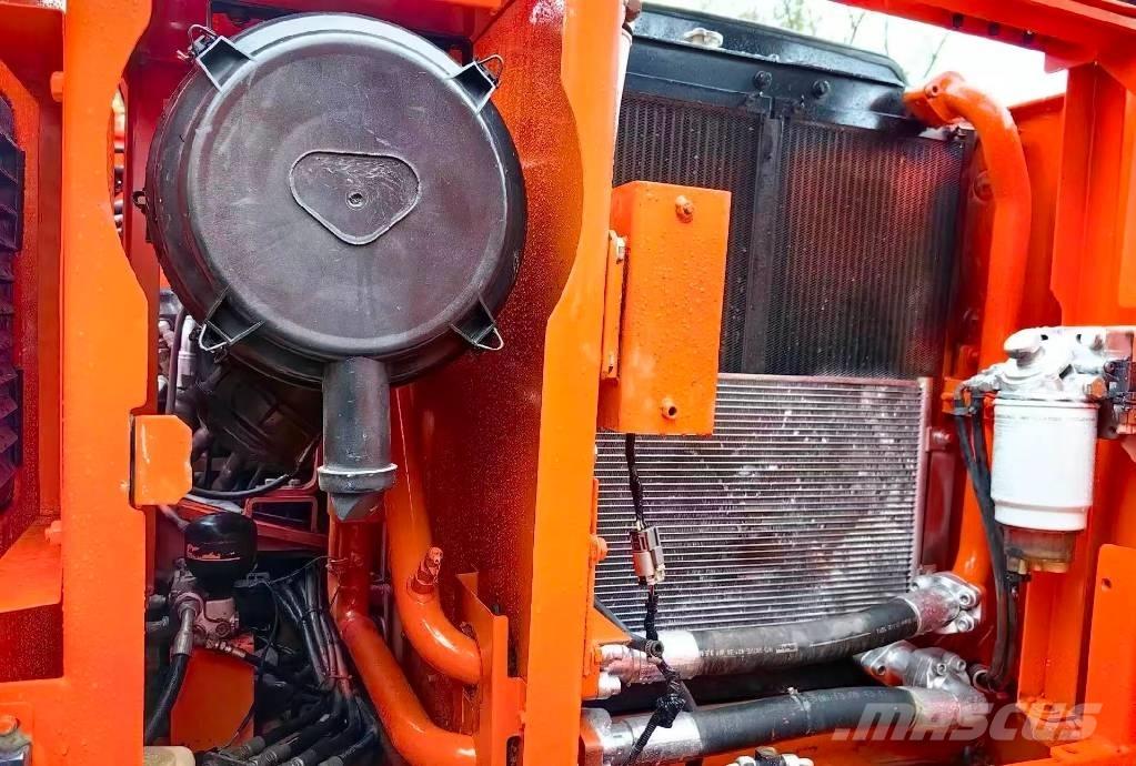 Doosan DX 140 Escavatori cingolati