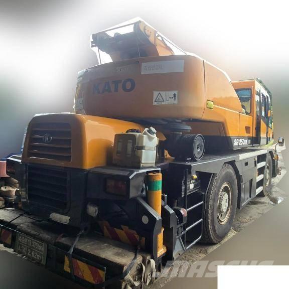 Kato KR 25 H V-3 Gru per terreni difficili