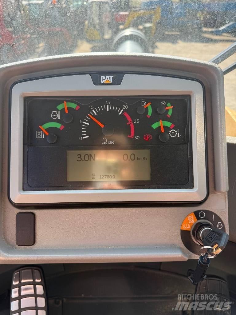 CAT 972 M Pale gommate