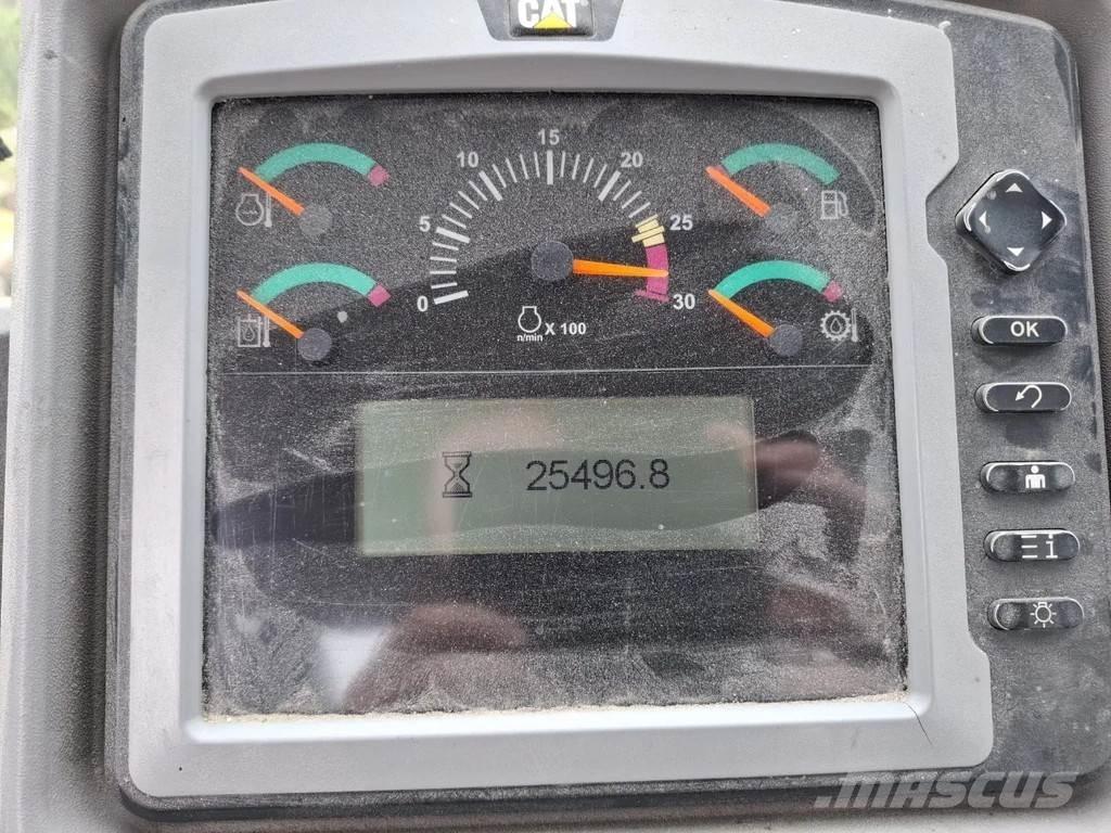 CAT 972k Pale gommate
