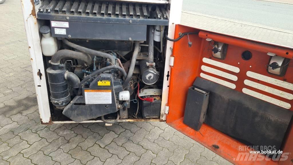 Bobcat 553 Mini Pale Gommate