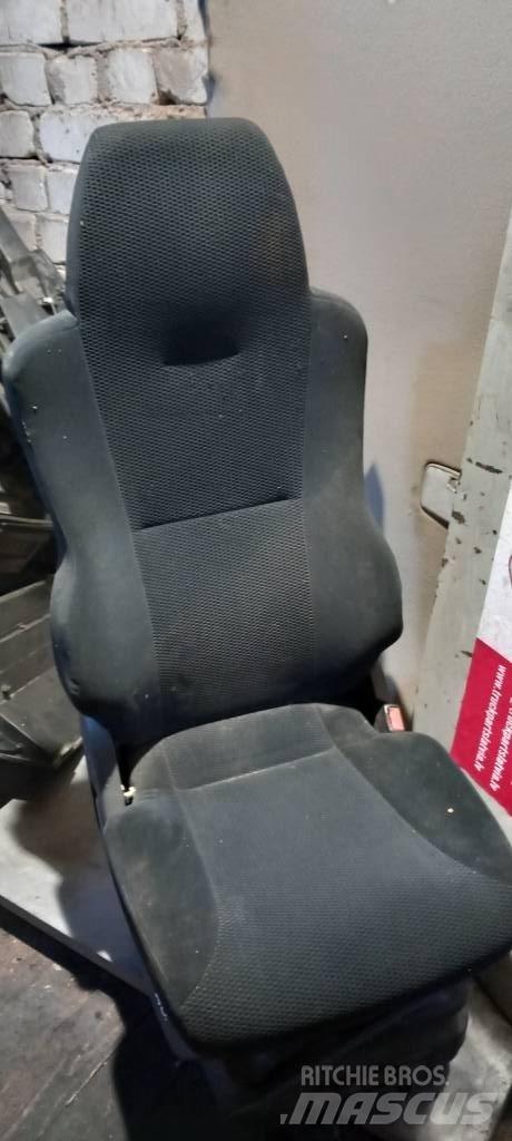 MAN TGX.    81623076414 Cabine e interni
