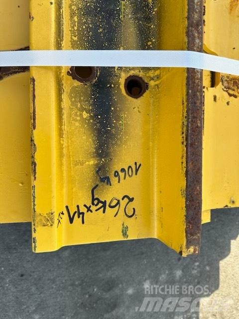 Komatsu d 85 plate Catene, cingoli e sottocarro