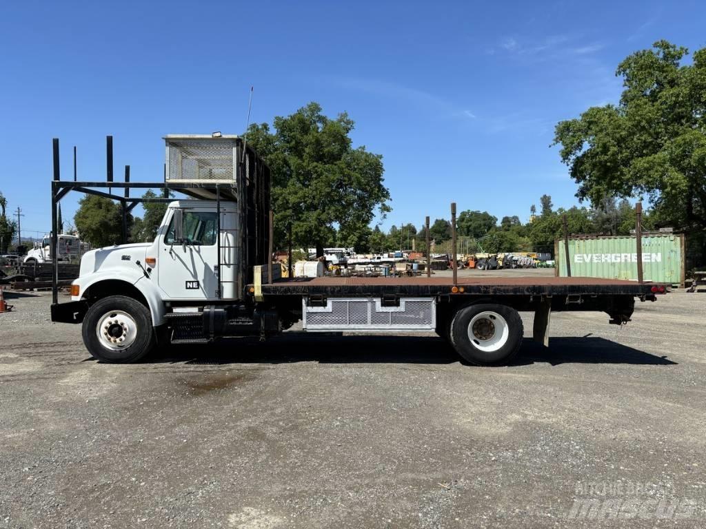 International 4900 Camion con sponde ribaltabili