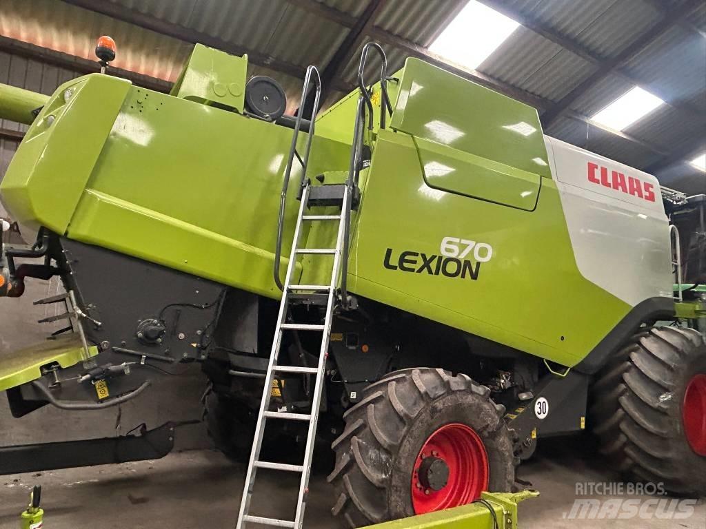 CLAAS Lexion 670 Mietitrebbiatrici