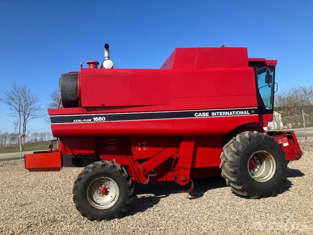 Case IH 1660 Mietitrebbiatrici