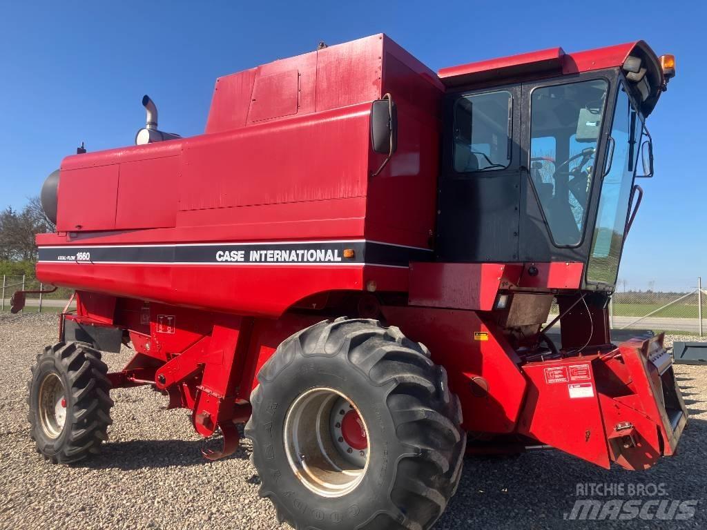 Case IH 1660 Mietitrebbiatrici