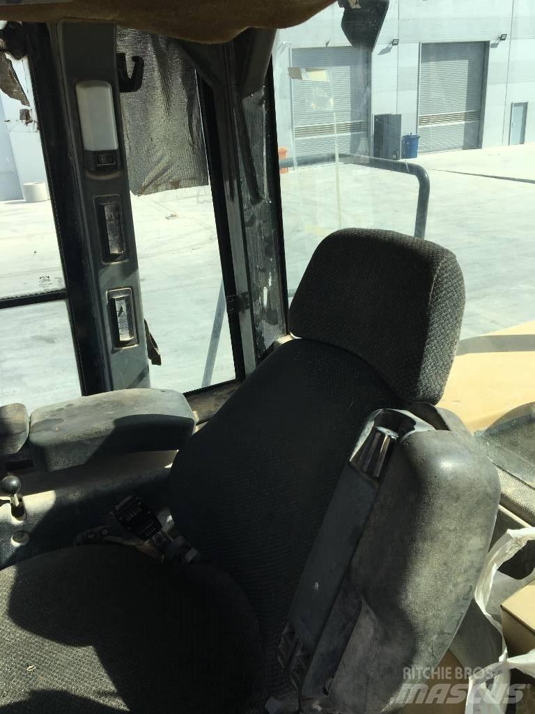 CAT 950H Pale gommate